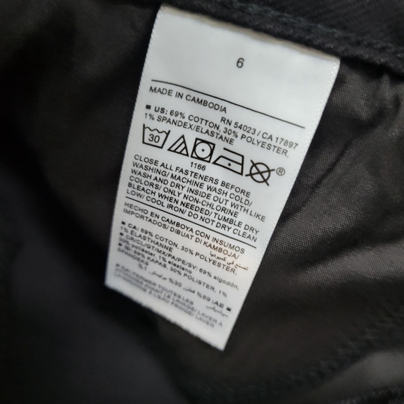 Old Navy High Rise Wow Flare Jeans Black Women Size 6 Waist 30" Inseam 32" NWT - Picture 10 of 10